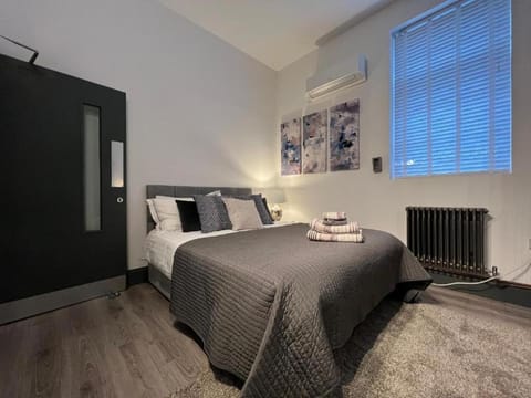 Cool warehouse conversion apt in Chiswick London Apartment in London Borough of Ealing