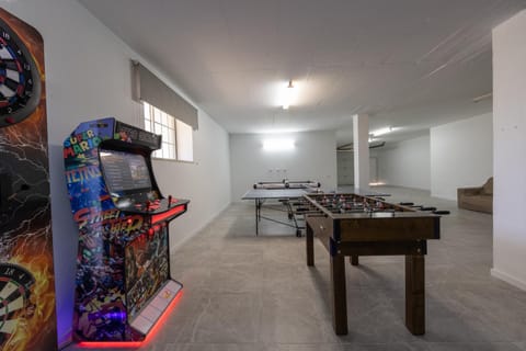 Game Room, Entertainment