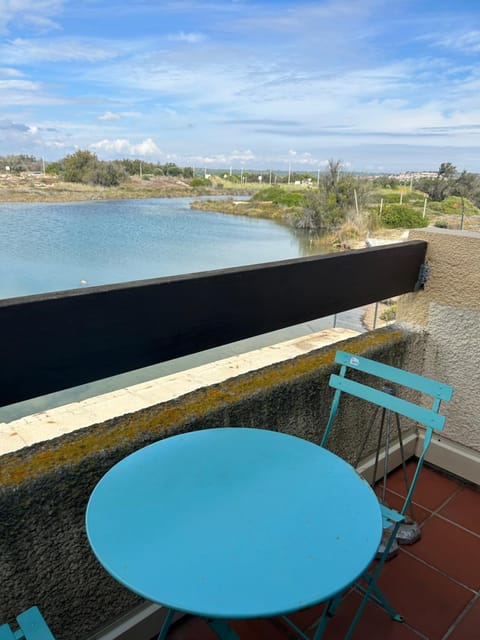 Patio, Lake view