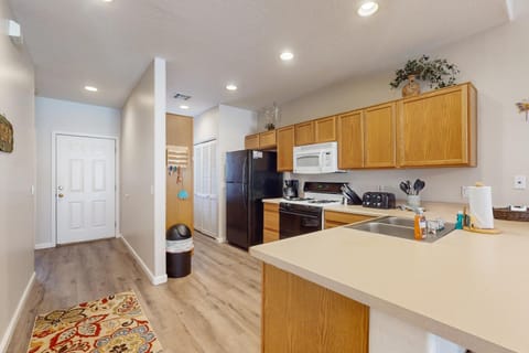 Sunny Villa Apartment in Mesa