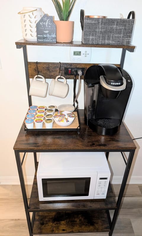 Coffee/tea facilities, microwave