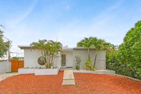 Luxury Oakland Park Oasis House in Wilton Manors