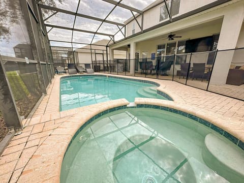 Hot Tub, Swimming pool