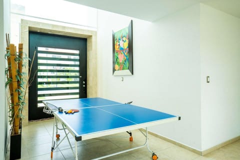 Table tennis