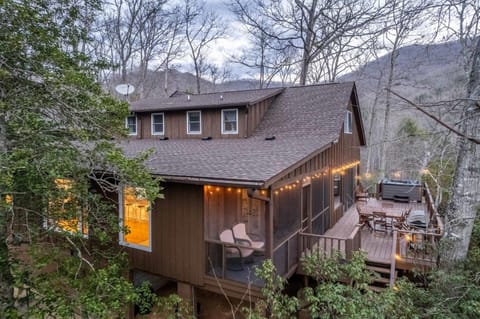 Deer Creek Lodge House in Swain County