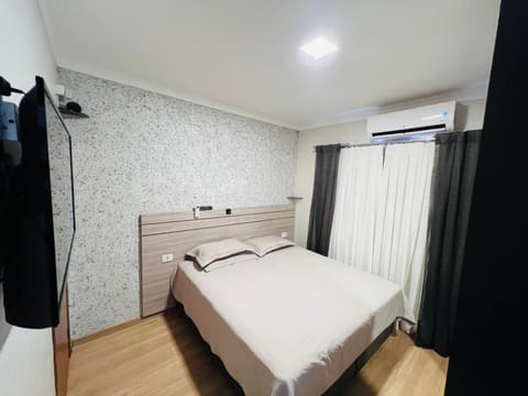 Bed, Photo of the whole room, Bedroom, air conditioner