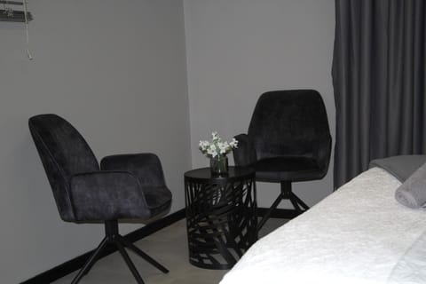 Black nature bed and breakfast and spa Bed and Breakfast in Pretoria