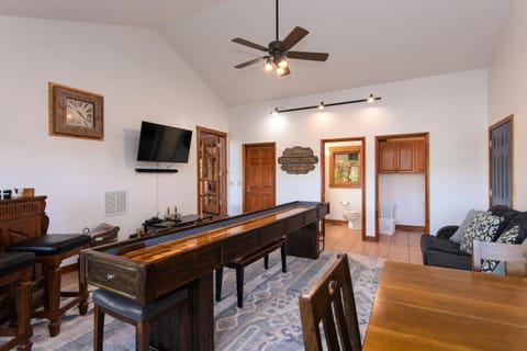 Lookout Lodge House in Fontana Lake