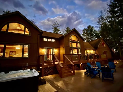 Lookout Lodge House in Fontana Lake