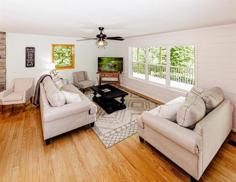 Alarka Creek Farmhouse House in Swain County