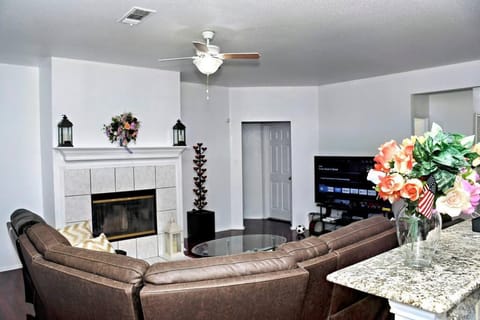 Living room, Seating area, fireplace