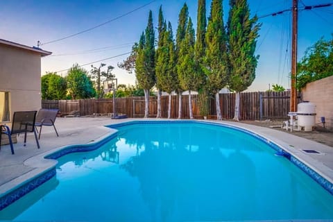 Vintage 6B 3BA Home Pool Hot Tub & Basketball Net House in Hacienda Heights