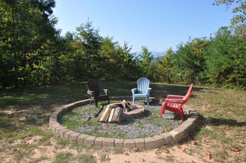 Bruins Den House in Swain County