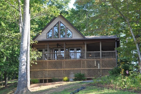 Bruins Den House in Swain County