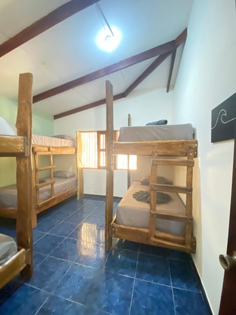 Bedroom, bunk bed