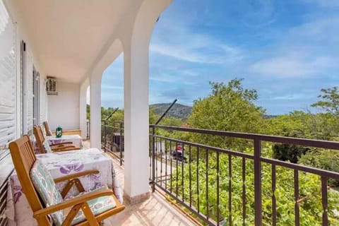 Garden, View (from property/room), Balcony/Terrace