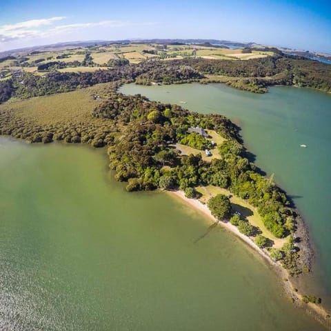 Aroha Island Eco Retreat House in Northland