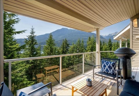 Balcony/Terrace, Mountain view, furniture