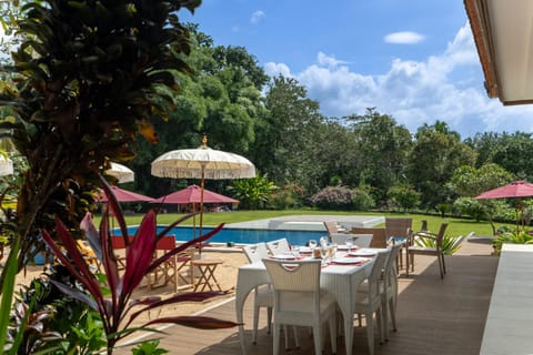 Day, Natural landscape, Balcony/Terrace, Garden view, Pool view