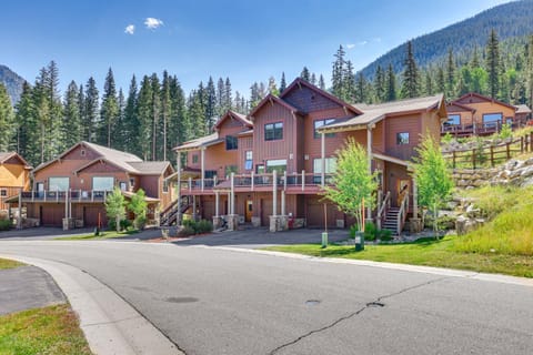 Keystone Townhome with Ski Shuttle Access! House in Keystone