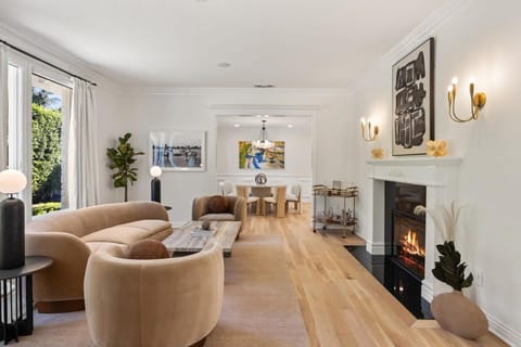 Living room, Seating area, fireplace, fireplace