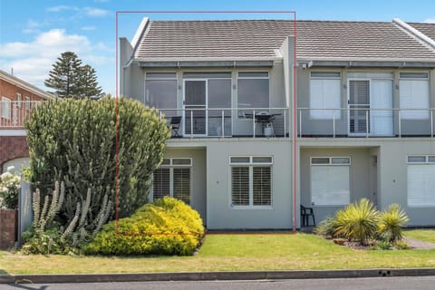 6-35 Esplanade - Beachfront House in Victor Harbor