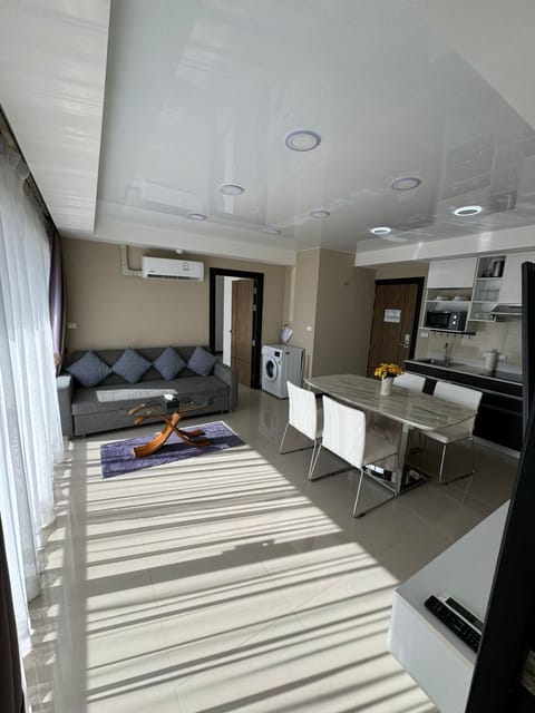 Balcony/Terrace, Kitchen or kitchenette, Living room, Dining area, air conditioner