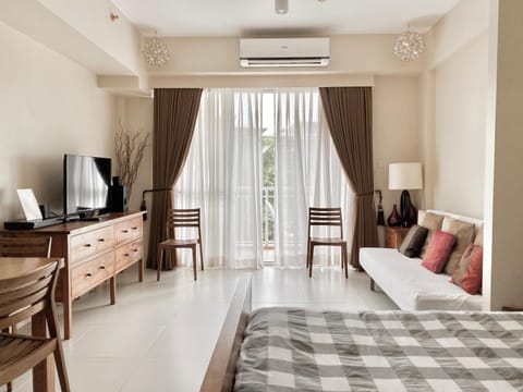 Lagoon View - Carola A 1 Bedroom Suite Apartment in Nasugbu