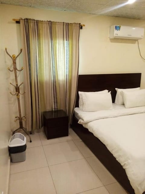 A One Guest House Karachi Bed and Breakfast in Karachi