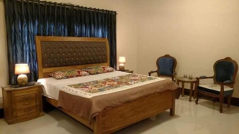 A One Guest House Karachi Bed and Breakfast in Karachi