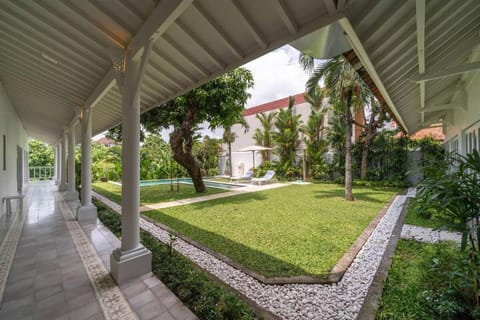 Colonial Chic 5BR Villa Paradise Villa in North Kuta