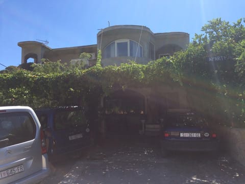 Facade/entrance, Balcony/Terrace, On site