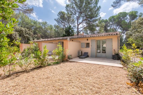 Property building, Garden, Garden view