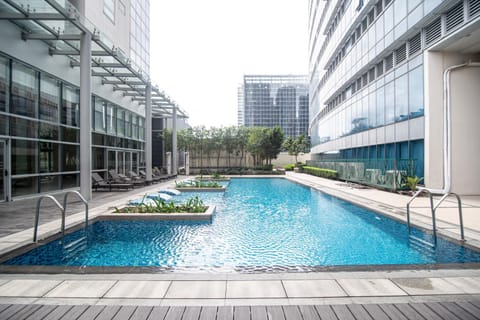 Luxury 120sqm suite Uptown BGC with spectacular balcony view Apartment in Makati