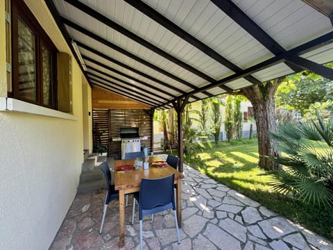 Garden, Dining area