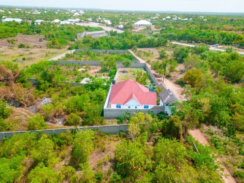 Property building, Neighbourhood, Natural landscape, Bird's eye view, City view, Street view