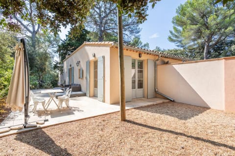 Property building, Garden, Garden view