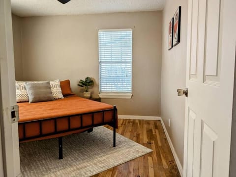 Cozy 2BR Home in Clovis Casa in Clovis