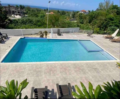 Charming Sea View Town House Chefdriver Optional House in Montego Bay