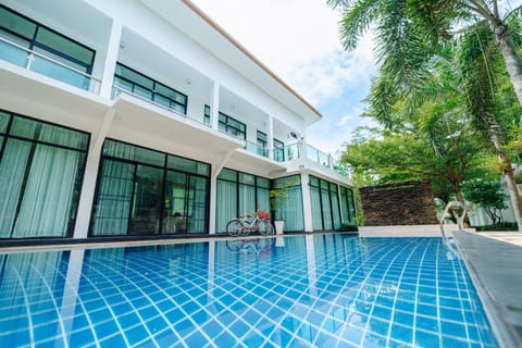 Pool view, Swimming pool, Swimming pool