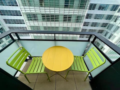 Studio lumineux avec balcon - Issy les Moulineaux - 8C Apartment in Issy-les-Moulineaux