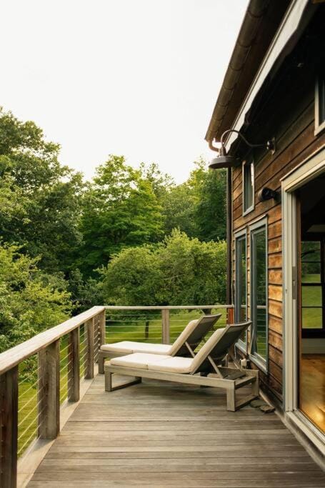 Stunning All-Season Renovated Barn Escape! Villa in Berkshires