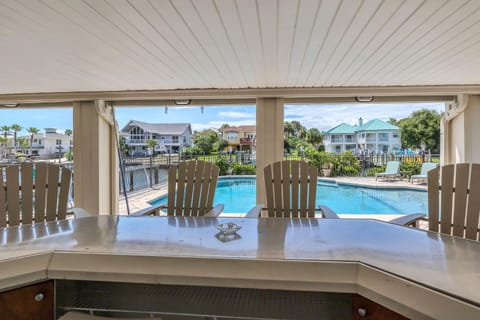 Waterfront Dream House Pool Golf Cart & Dock House in Destin