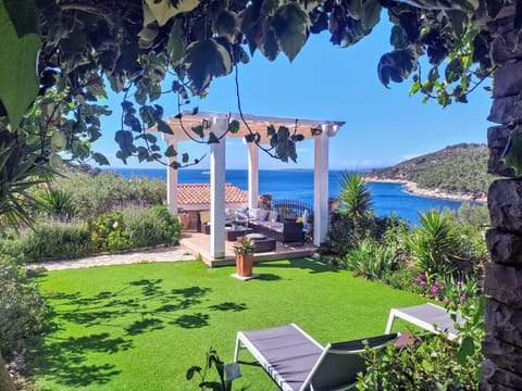 Spring, Day, Natural landscape, Garden, Garden view, Mountain view, Sea view, sunbed