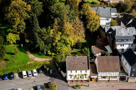 Property building, Day, Neighbourhood, Natural landscape, Bird's eye view, Street view, Location