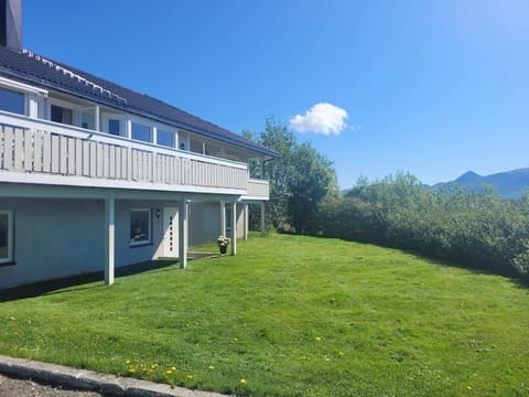 Romslig leilighet midt i Lofoten Apartment in Lofoten