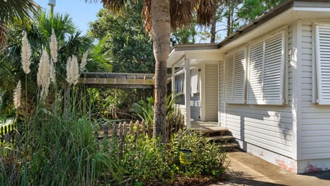 Vintage Waves House in Laguna Beach