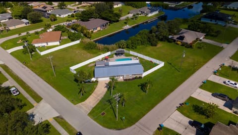 Best pool house Ideal for family pool heated House in Cape Coral