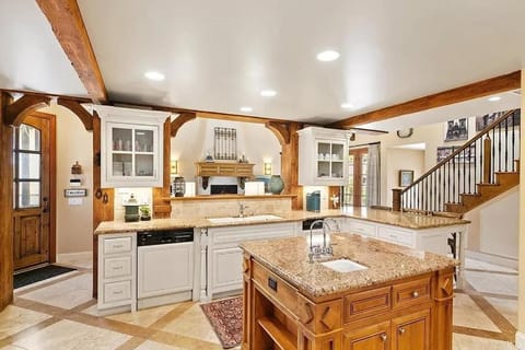 Enchanting French Inspired Chateau with Beach Club! Apartment in Carlsbad