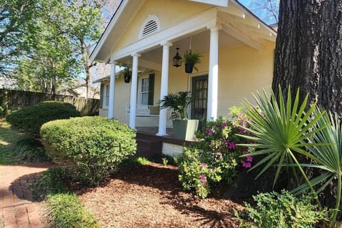 Historic Idlewild Cottage House in Montgomery